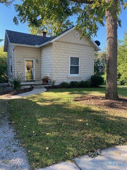 7181 Hall St, Holland, OH 43528