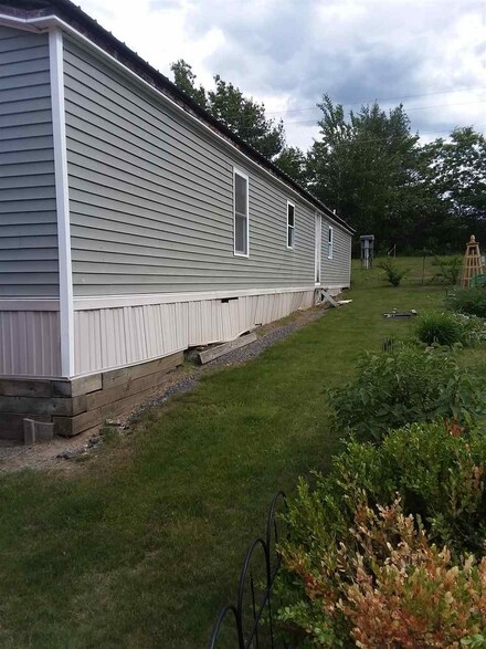 12 Windy Acres Park, Charlestown, NH 03603