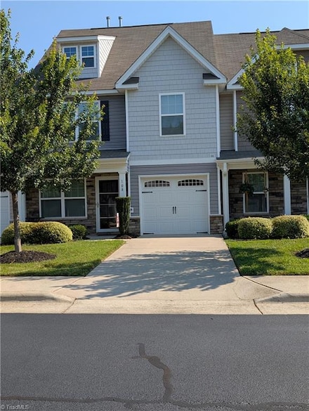 108 Covington Cove Ct, Kernersville, NC 27284
