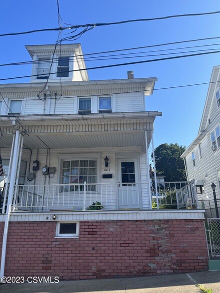 1013 E Dewart St, Shamokin, PA 17872