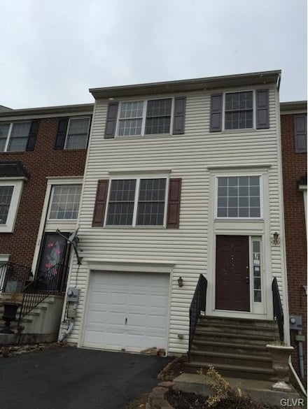 36 Green St, Freemansburg, PA 18017