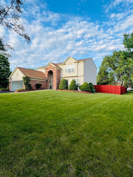 8 Honeysuckle Ct, Bolingbrook, IL 60490
