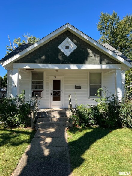 110 N Broadway St, Lewistown, IL 61542