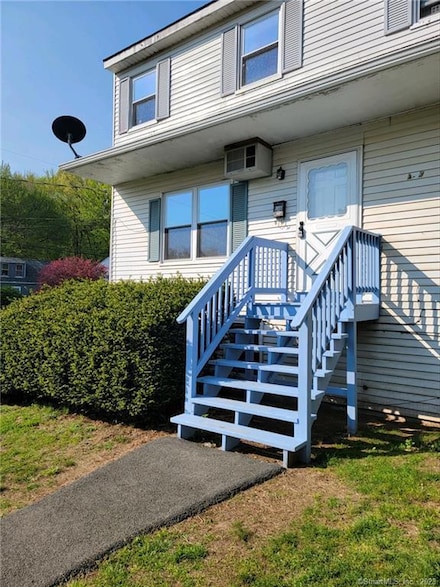 156 Newell Ave, Bristol, CT 06010