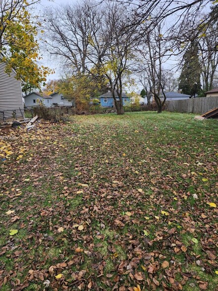 175 S Mclean Blvd, Elgin, IL 60123