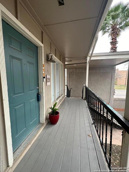 255 E Rampart Dr Unit 211, San Antonio, TX 78216