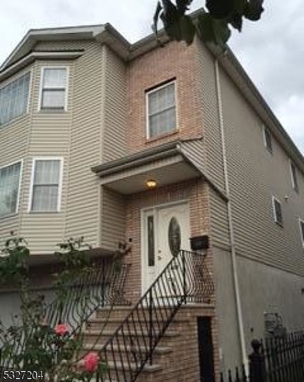 115 Fabyan Place, Newark, NJ 07112