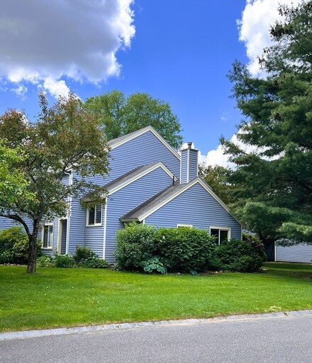 585 Nassau Dr, Springfield, MA 01129