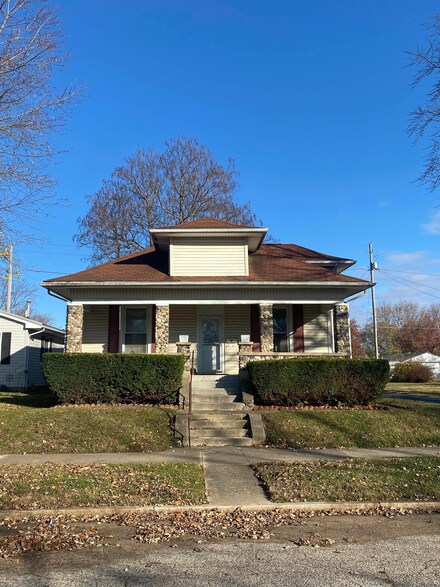 1200 W Melbourne Ave, Logansport, IN 46947