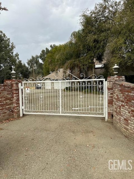 10300 Round Mountain Rd, Bakersfield, CA 93308