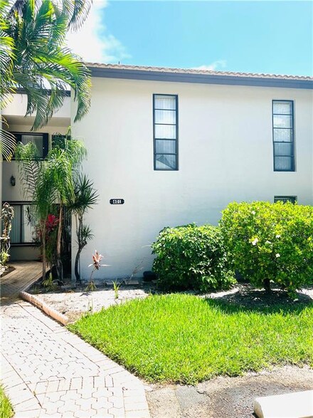 9715 N New River Canal Rd Unit 401, Plantation, FL 33324