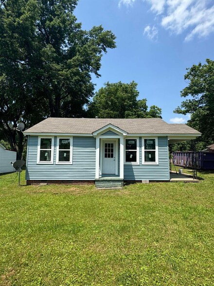 1615 S College St, Covington, TN 38019