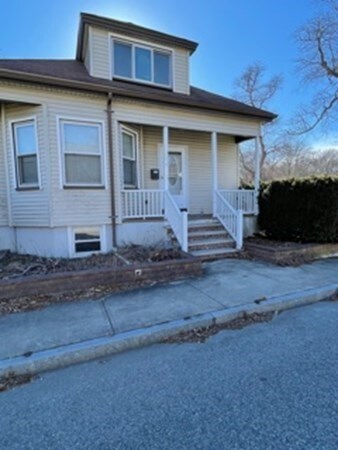 134 Potter St, South Dartmouth, MA 02748