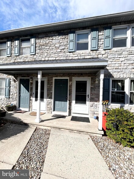 10 Maplewood Ave Unit 5B, Mohnton, PA 19540