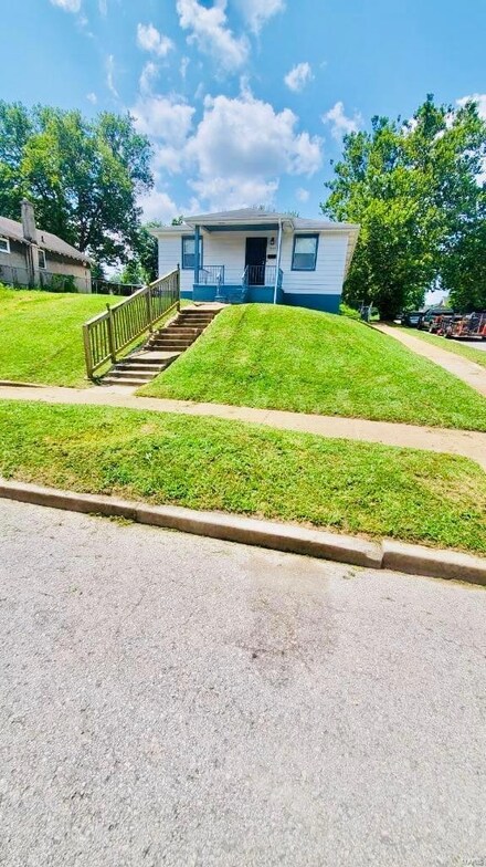 5458 W Florissant Ave, Saint Louis, MO 63120