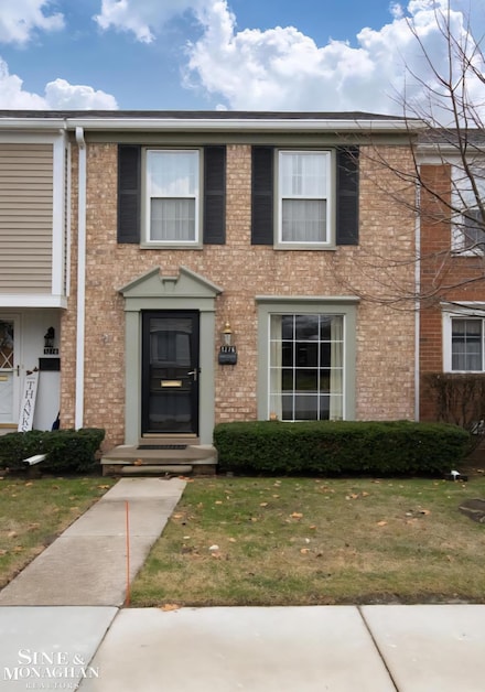 1276 Woodbridge St, Saint Clair Shores, MI 48080