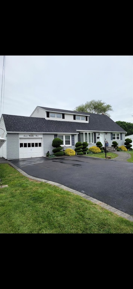 703 Pine Ave, West Islip, NY 11795