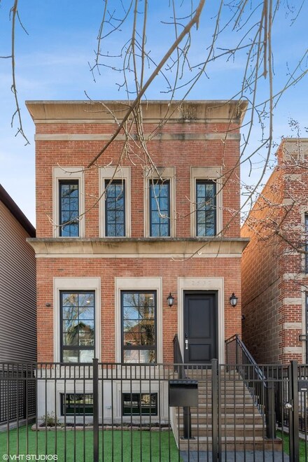 2537 N Marshfield Ave, Chicago, IL 60614