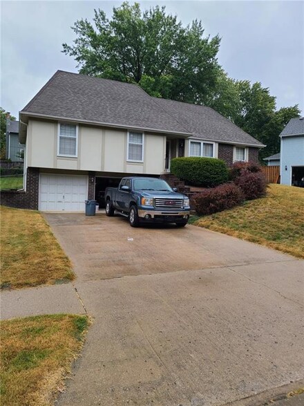 12620 W 105th St, Lenexa, KS 66215