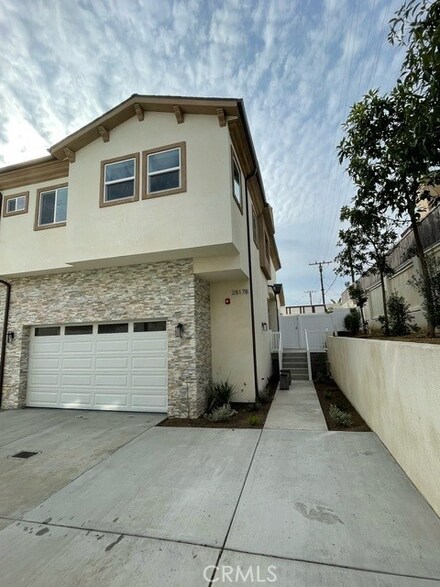 2817 190th St Unit B, Redondo Beach, CA 90278