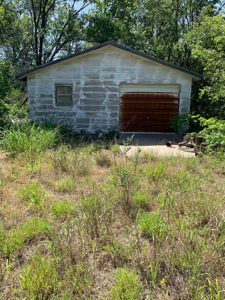9517 N Plum St, Medora, KS 67502