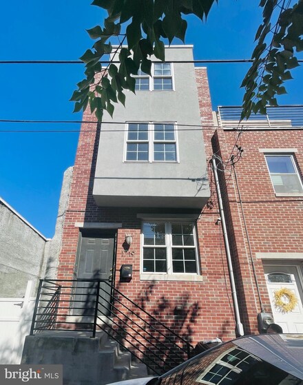1719 Titan St, Philadelphia, PA 19146