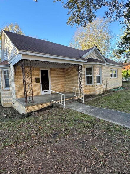 1014 Mockingbird Ln, Tyler, TX 75701