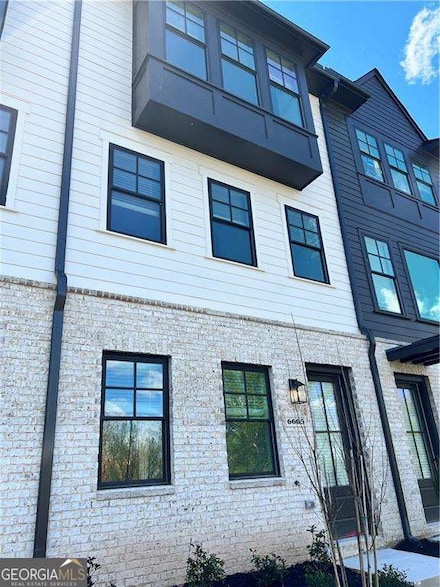 6605 Beacon Dr, Sandy Springs, GA 30328