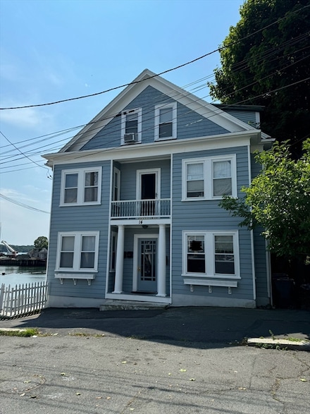 14 Messervy St Unit 2, Salem, MA 01970