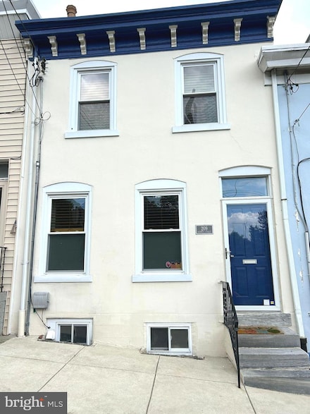 209 Hermit St, Philadelphia, PA 19128