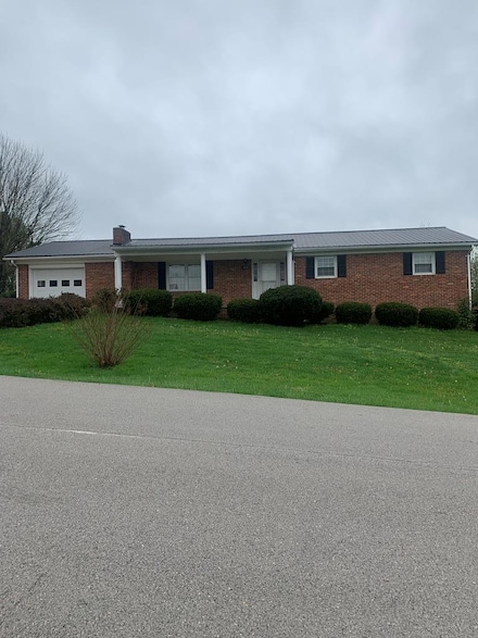 1643 Chrissie Ln, Maysville, KY 41056