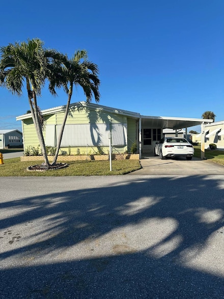 174 Queen Palm Dr, Naples, FL 34114