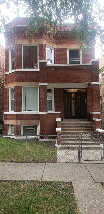 7356 S Blackstone Ave, Chicago, IL 60619