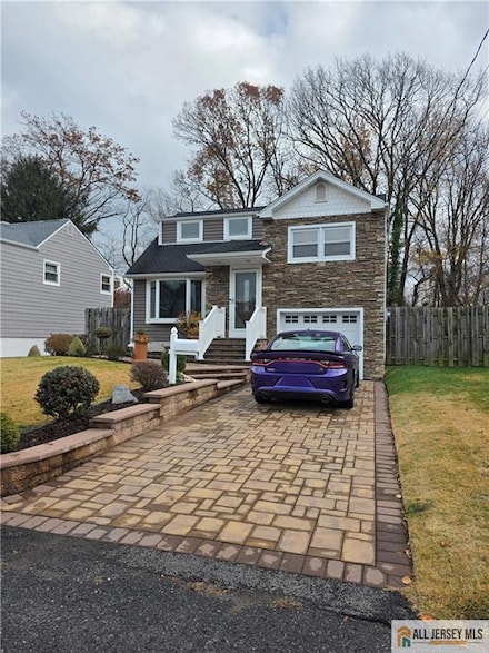 10 Lily St, Parlin, NJ 08859