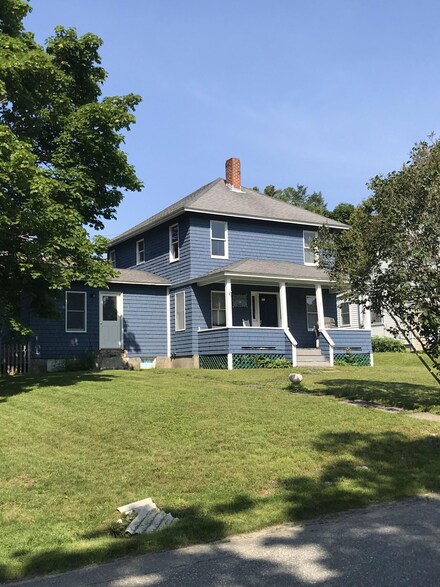 7 Tracy St, Mount Desert, ME 04662