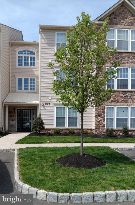 1509 Moore St Unit 103, Bristol, PA 19007