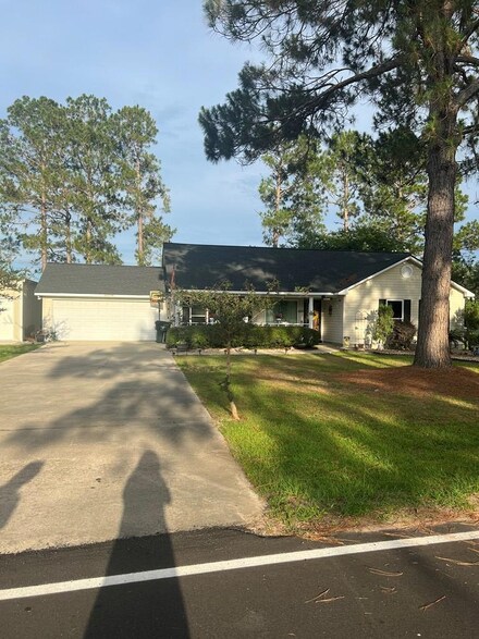 179 Forest Hills Dr, Douglas, GA 31535
