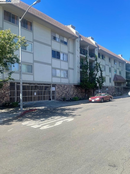 400 Davis St Unit 301, San Leandro, CA 94577