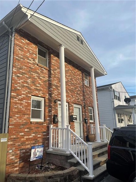 83 Victoria St, Providence, RI 02909