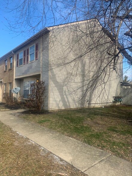 2455 Mason Village Ct, Columbus, OH 43232