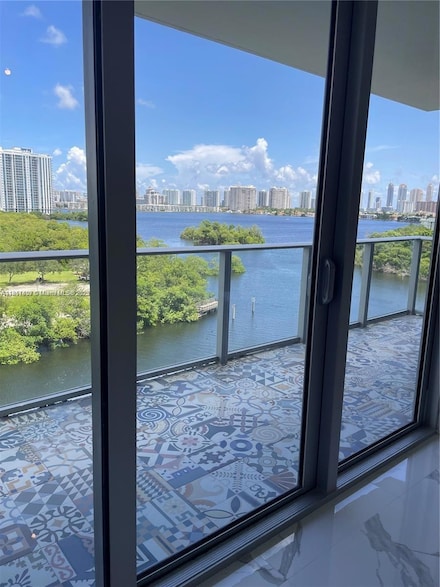 16385 Biscayne Blvd Unit 805, North Miami Beach, FL 33160
