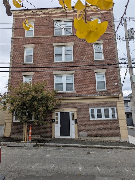 29 Palmer St Unit 2, Salem, MA 01970