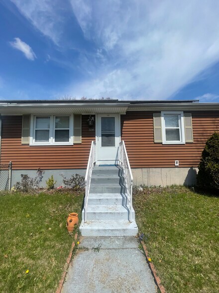 338 Harding Ave, Stratford, CT 06615