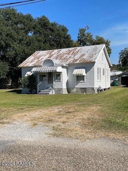 114 N Lyman St, Abbeville, LA 70510