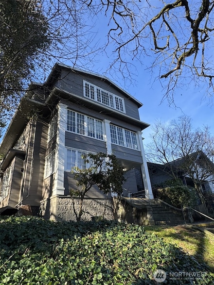 5703 18th Ave NE, Seattle, WA 98105