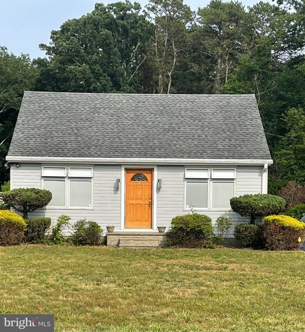 766 S Blue Bell Rd, Vineland, NJ 08360