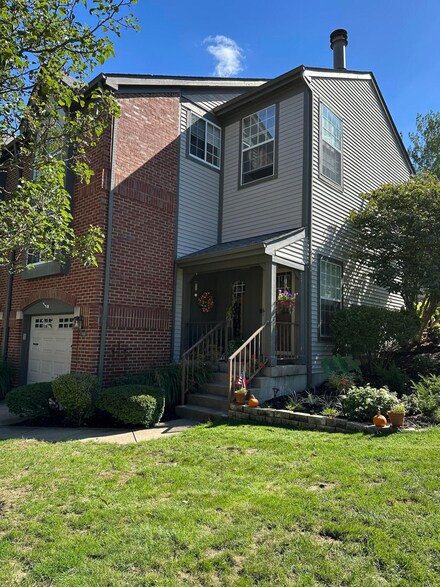 7068 Sweetwater Dr, Florence, KY 41042