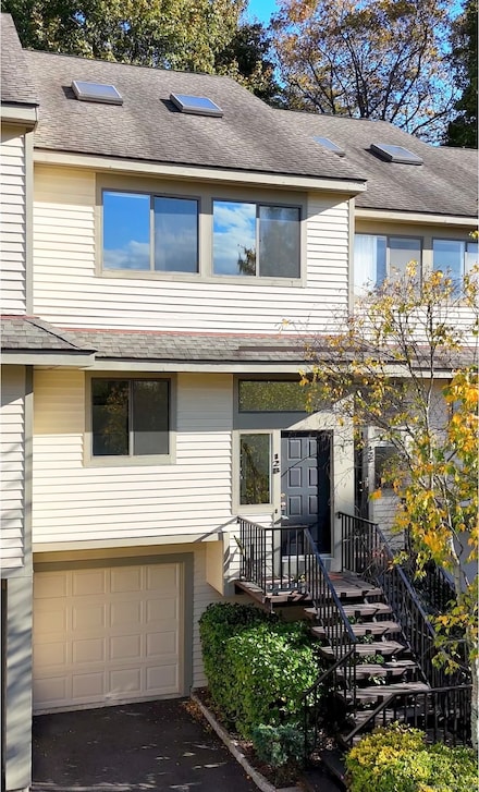 2435 Bedford St Unit 12B, Stamford, CT 06905