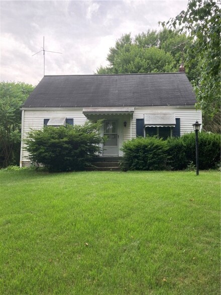 1630 Mercer Grove City Rd, Mercer, PA 16137
