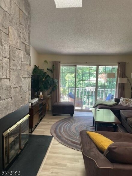 124 Raintree Ln, Mahwah, NJ 07430